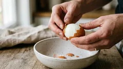 Como cozer ovos sem que se partam: o método 4–8–10